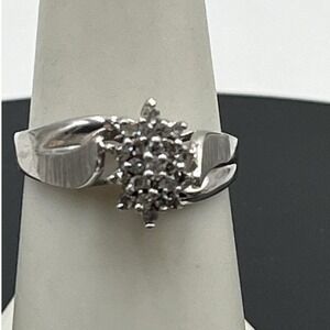 14K White Gold Diamond Cluster Ring Cocktail Ring Size 8 Wedding Engagement